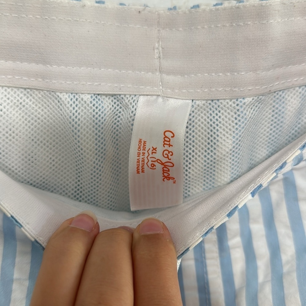 Cat & Jack boys swim trunks​​ - Picture 6 of 10